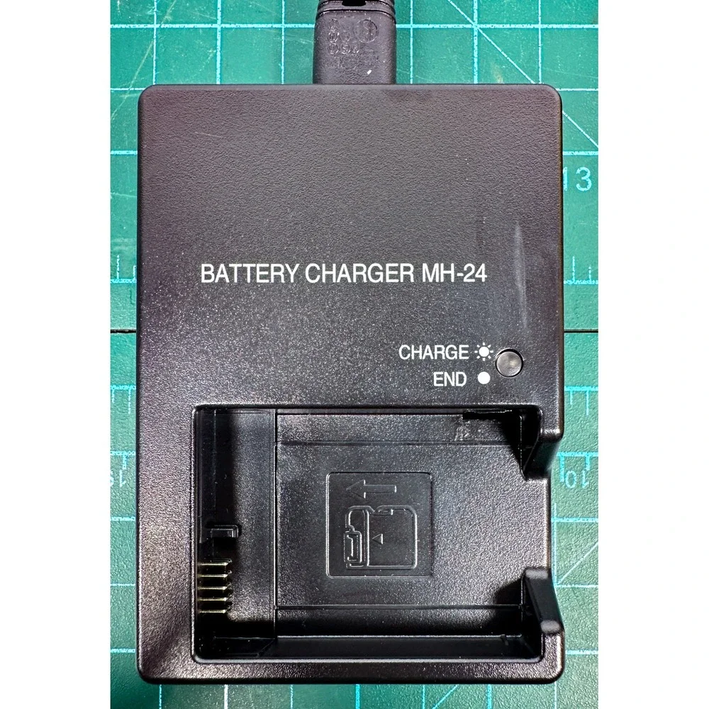 Battery Charger For Nikon MH-24 for EN-EL14 Li-ion Battery DSLR